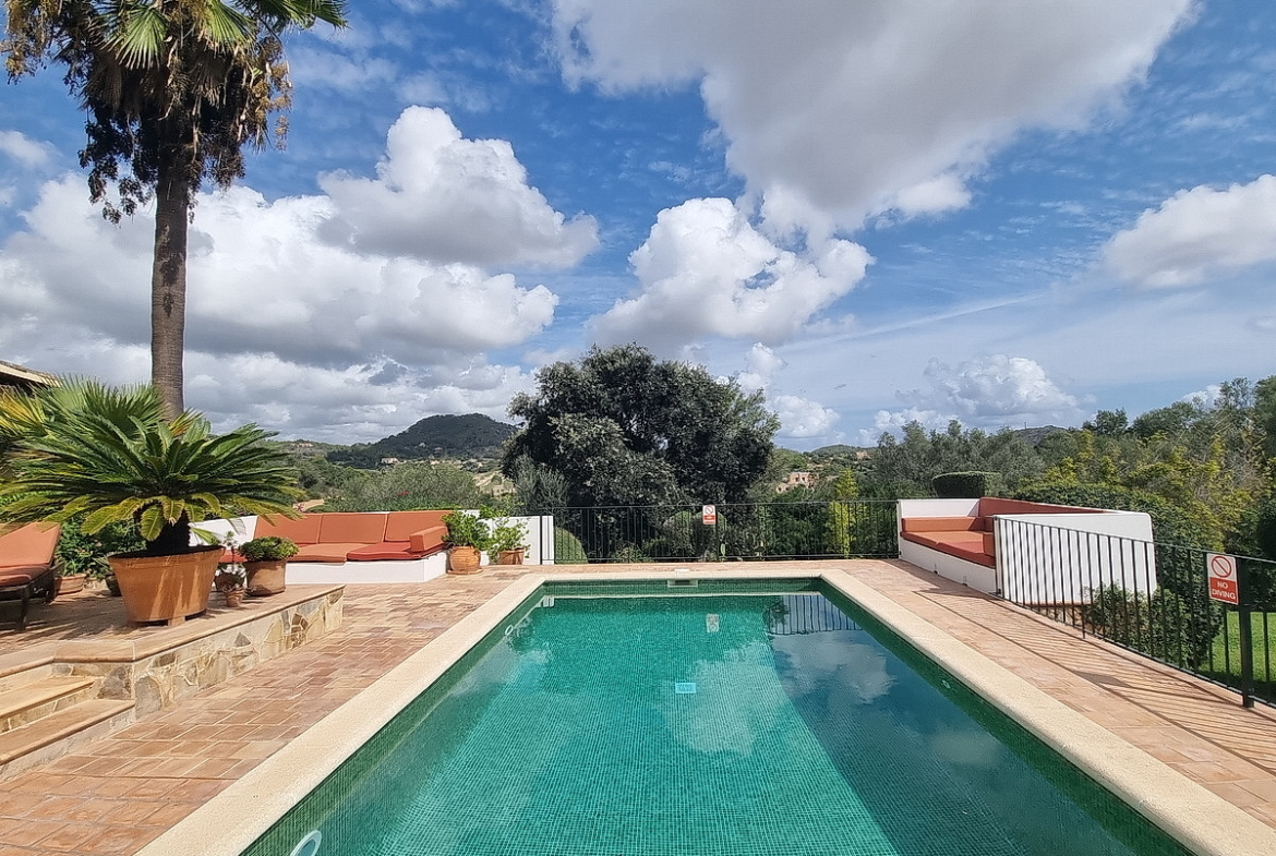 Ancienne FINCA à CALONGE / ES CARRITXÓ, lieu paisible avec vue superbe