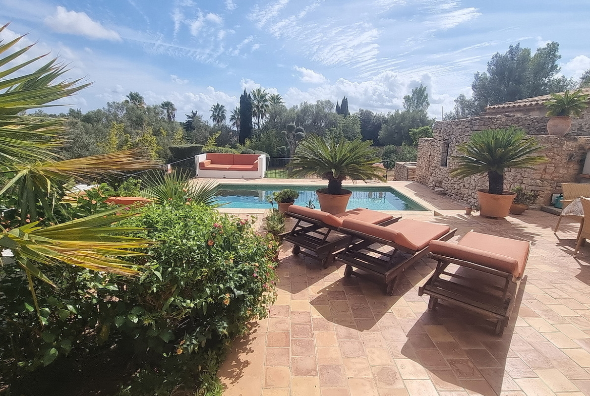 Ancienne FINCA à CALONGE / ES CARRITXÓ, lieu paisible avec vue superbe